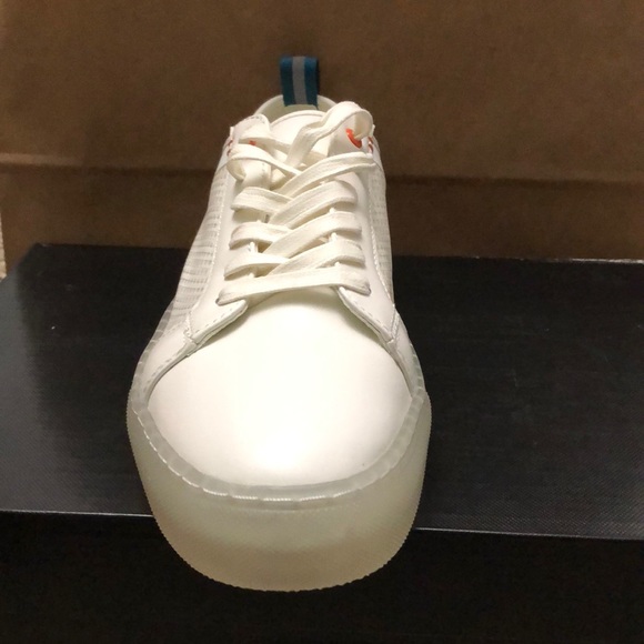 Dkny men Aaron sizes 7, 9 - Picture 2 of 4